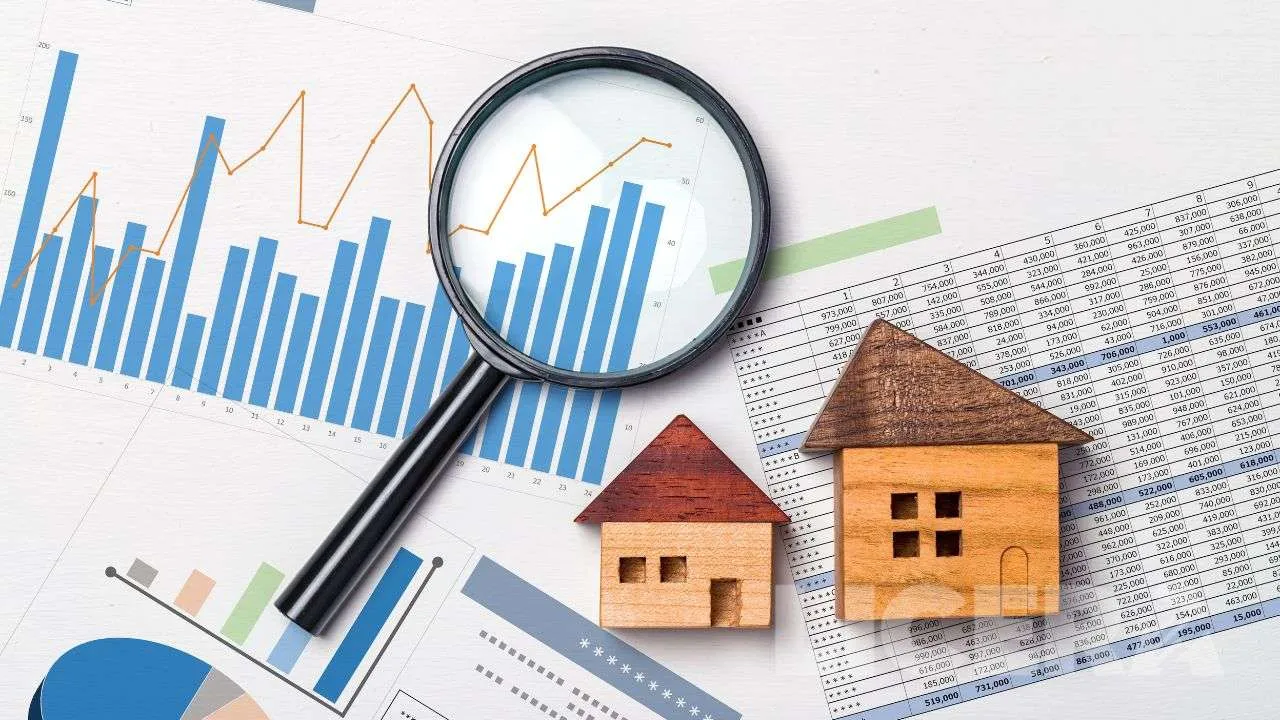 5 Tools to Dominate Commercial Real Estate Marketing in 2025